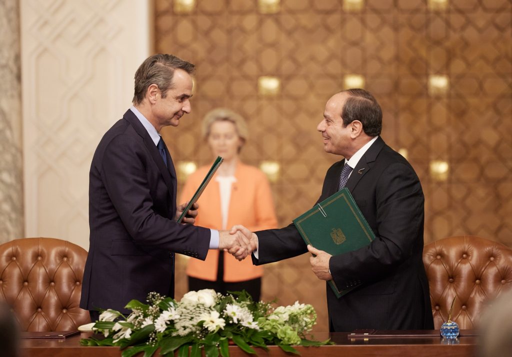 Ο Μητσοτάκης χτίζει… τείχος στη Μεσόγειο