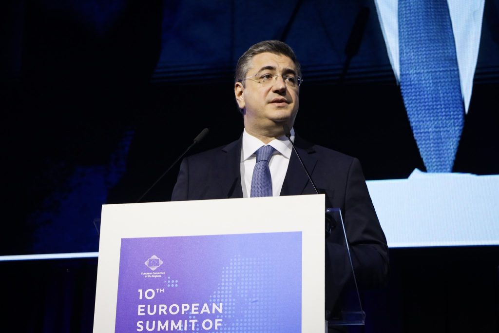 «Χωρίς Περιφέρειες και Δήμους δεν υπάρχει μέλλον για την Ευρωπαϊκή Ένωση» διεμήνυσε στην Ευρωπαϊκή Διάσκεψη ο Τζιτζικώστας