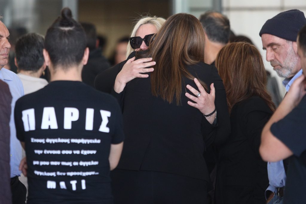 Δίκη για Μάτι: Βρίσκομαι στο αστυνομικό τμήμα και αναλαμβάνω την ευθύνη» γράφει ο άνδρας που πέταξε την καρέκλα στη δικαστική αίθουσα