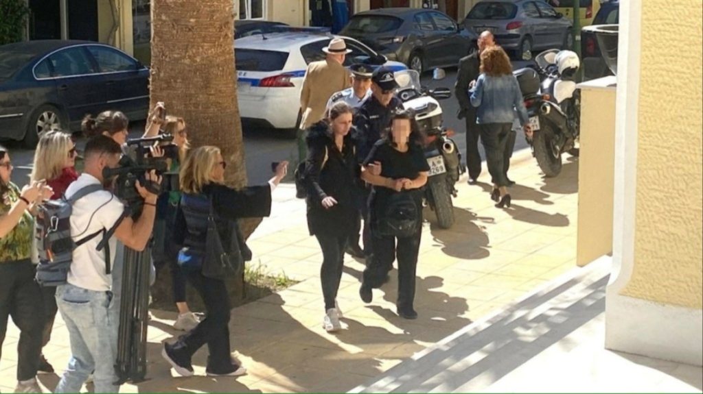 «Θέλω πίσω τα παιδιά μου» λέει η 50χρονη που καταδικάστηκε για την κακοποίησή τους στη Ζάκυνθο