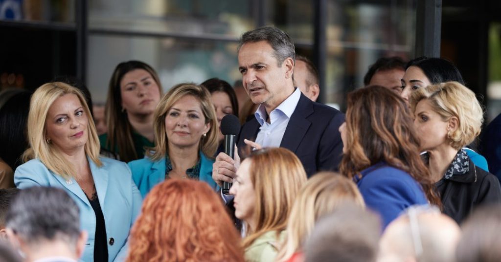 Ανάχωμα σε αυτούς που «καπηλεύονται τη χριστιανοσύνη» ζήτησε ο Μητσοτάκης