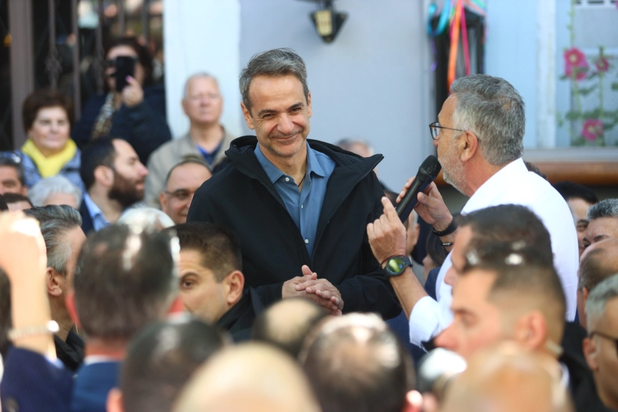 Στον Άγιο Δημήτριο ο Μητσοτάκης – Συνομίλησε με κατοίκους και πολίτες