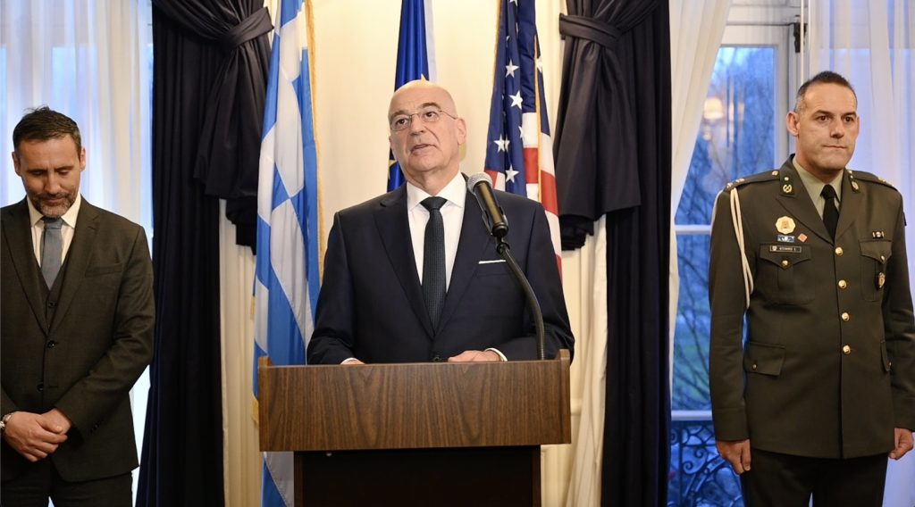 Τη συνδρομή της ομογένειας στο «πολύ σημαντικό σταυροδρόμι της Ελλάδας» ζήτησε από τη Βοστώνη ο Δένδιας