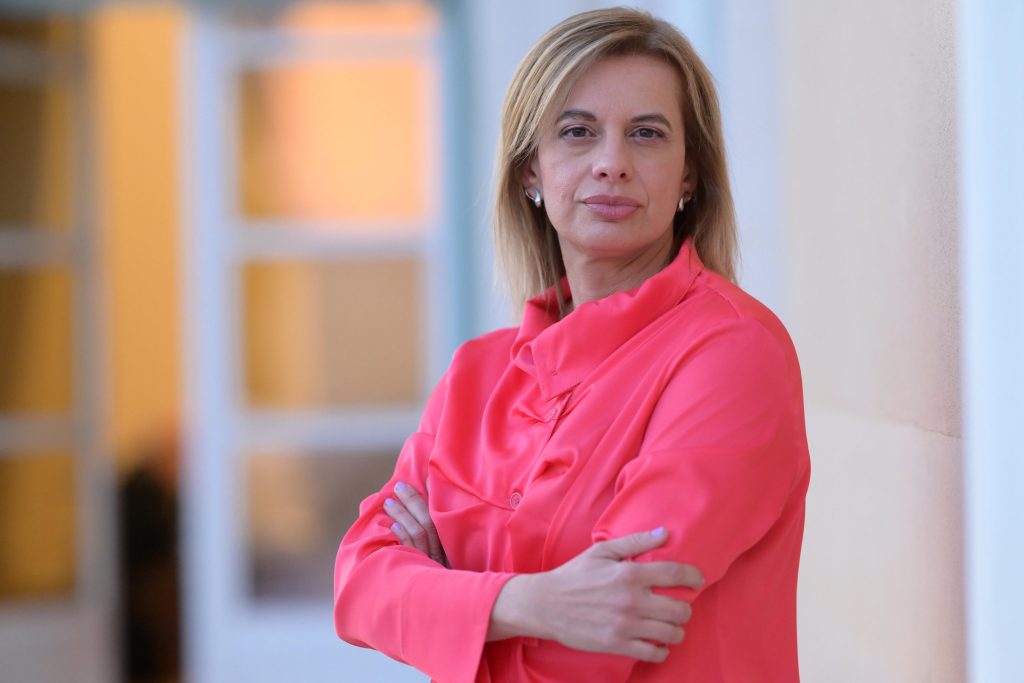 Ρόζα Βρεττού στο «Π»: Η κοινωνία στο προσκήνιο