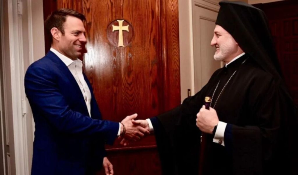 Το τετ α τετ Κασσελάκη με Αρχιεπίσκοπο Αμερικής Ελπιδοφόρο στη Νέα Υόρκη