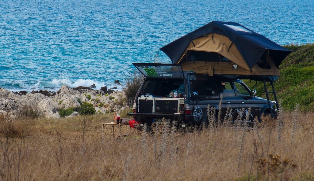 Έρωτας με την πρώτη… τιμονιά – Γιατί οι διακοπές με αυτοκινούμενο τροχόσπιτο αποκτούν όλο και περισσότερους λάτρεις