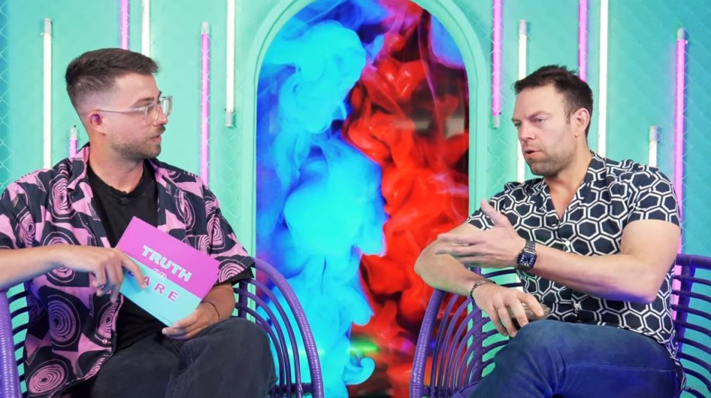 Πώς αποκάλυψε ο Κασσελάκης στους γονείς του τον σεξουαλικό προσανατολισμό που καταπίεζε για 15 χρόνια!