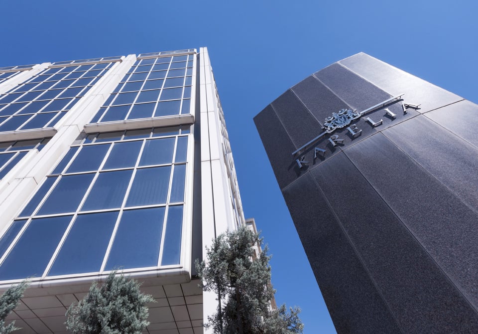 (Ξανα)σπάει… ταμεία ο Καρέλιας!