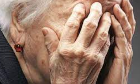 Καλαμάτα: Θύμα απατεώνων 77χρονη – Πείστηκε να πληρώσει 4.000 ευρώ για να χειρουργηθεί η κόρη της