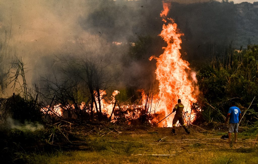 Δεύτερη ημέρα μάχης με τις φλόγες στην Ηλεία! Για εμπρησμό μιλά ο δήμαρχος Πύργου!