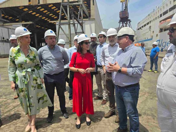 «Γαλάζια» απόβαση υπό τη Μιχαηλίδου στη Σύρο