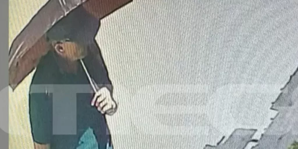 Ανατροπή στην εξαφάνιση του παρουσιαστή του ΒΒC στη Σύμη: Φωτογραφίες τον δείχνουν να έχει περάσει το μονοπάτι (ΒΙΝΤΕΟ)