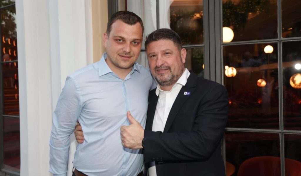 Στο πλευρό Μπελέρη και ο Χαρδαλιάς