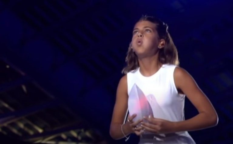 Δείτε μετά από 20 χρόνια την Φωτεινή που έσβησε το 2004 την φλόγα στην Αθήνα! (VIDEO)