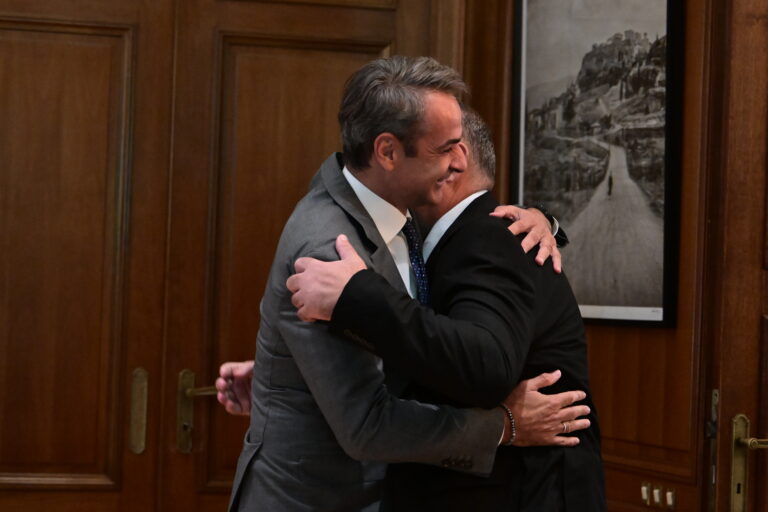 Θερμή υποδοχή Μπελέρη στο Μαξίμου (PHOTO)