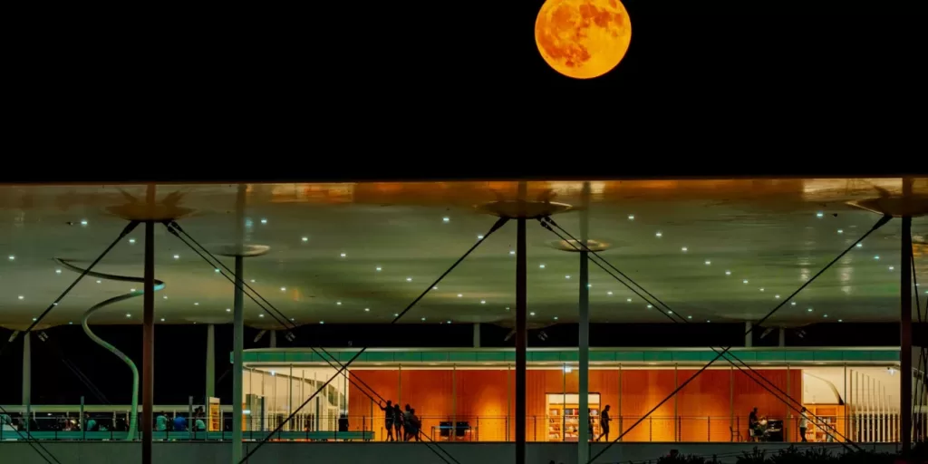 Full Moon Sleepover: Στις 21 Ιουλίου το Πάρκο Σταύρος Νιάρχος