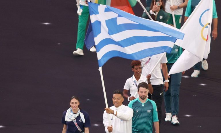 Ολυμπιακοί Αγώνες: Η είσοδος Καραλή-Πλατανιώτη με την ελληνική σημαία (video)