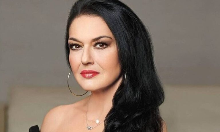 Ο εικοσαετής εθισμός της Ελένης Φιλίνη που κατάφερε και έκοψε!