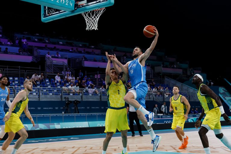 Τα κατάφερε η Εθνική μπάσκετ αλλά… μένει το θρίλερ της πρόκρισης (VIDEO)