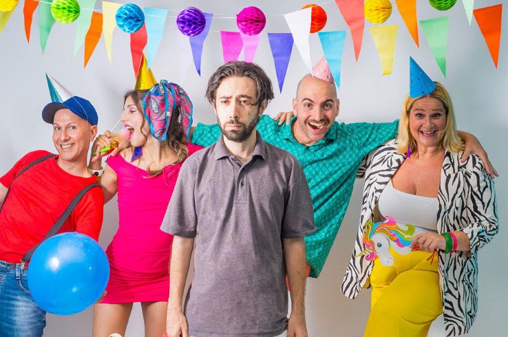 Θέατρο Άλφα: “Ένας καταπληκτικός καταθλιπτικός”, του Αντώνη Καλομοιράκη