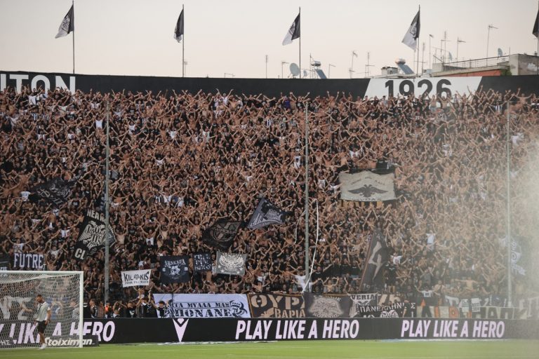 Χειροπέδες σε σεκιουριτά που άφησε φιλάθλους του ΠΑΟΚ να μπουν στην Τούμπα χωρίς εισιτήριο