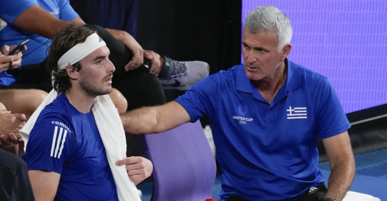 Τέλος η συνεργασία του Στέφανου Τσιτσιπά με τον πατέρα του