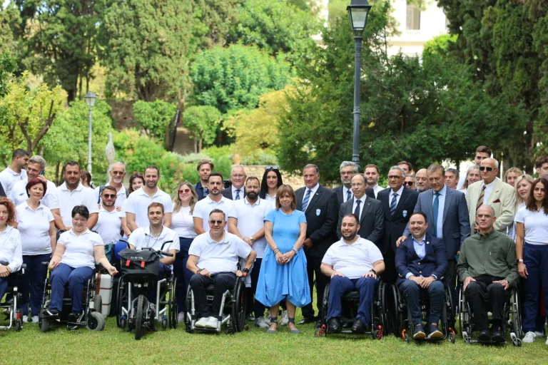 Η Σακελλαροπούλου υποδέχθηκε την Ολυμπιακή και Παραολυμπιακή ομάδα (video)