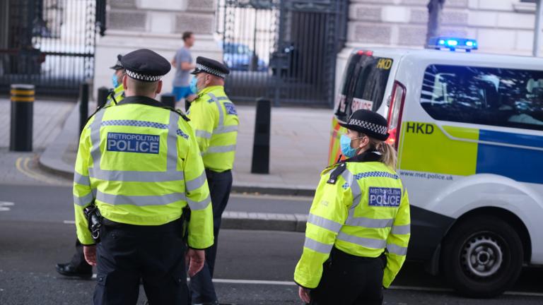 Την λήστεψαν την ώρα που μίλαγε για… ληστείες!