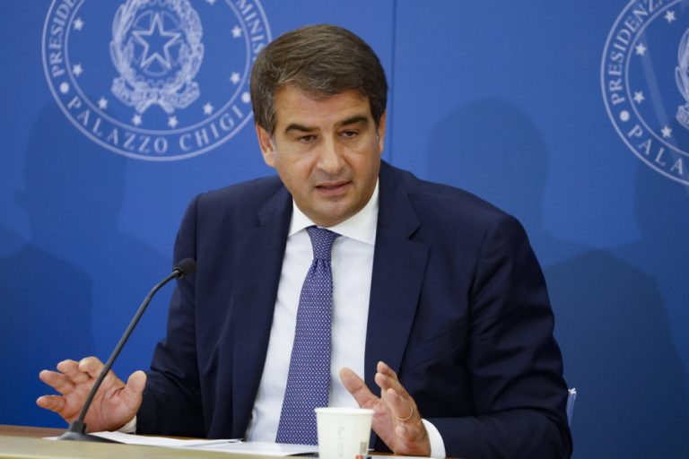 Δίνει αντιπροεδρία της Κομισιόν σε Ιταλό ακροδεξιό η Λάιεν