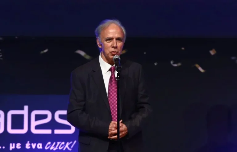 Πέθανε ο δημοσιογράφος Παύλος Γερακάρης