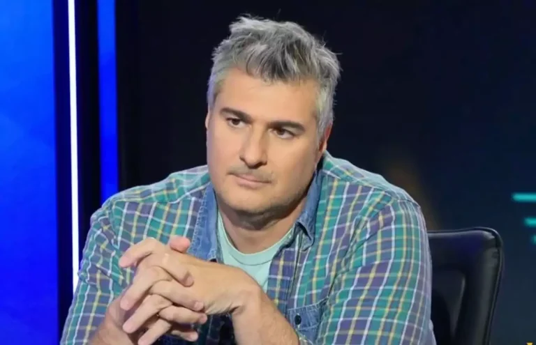 Μωραΐτης: Ακόμα και τα κεφαλάκια των υποψηφίων του ΠΑΣΟΚ είναι μεγαλύτερα από του Κασσελάκη