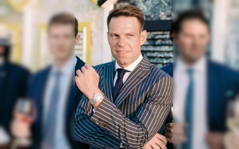 Ο κιμπάρης Στέφανος και τα… τριχίλιαρα που πηγαινοέρχονται! (video)