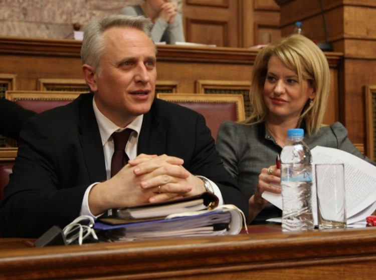 Τι ξέρει η Θεοδώρα Τζάκρη για τον Γιάννη Ραγκούση;