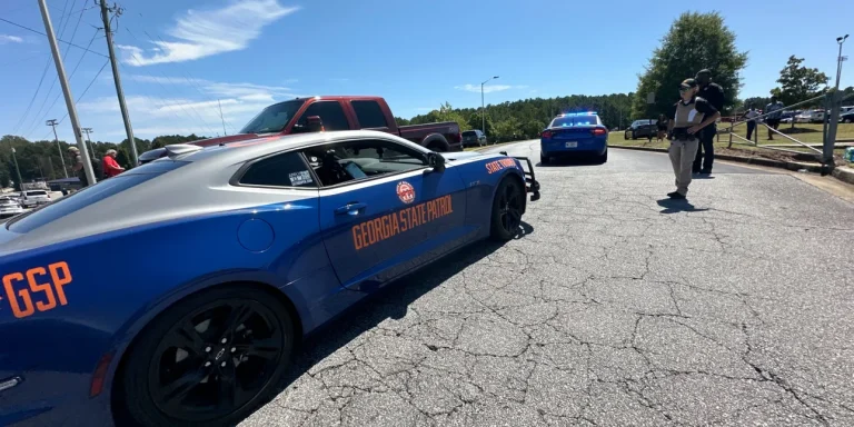 ΗΠΑ: Τέσσερις νεκροί και δεκάδες τραυματίες από πυροβολισμούς σε λύκειο στη Τζόρτζια