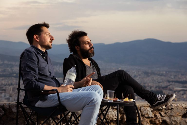 «Πάνω απ’ όλα άνθρωποι» σε μια ξεχωριστή Stand Up Comedy