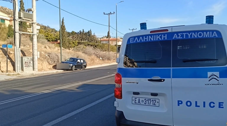 Χαροπαλεύει μοτοσικλετιστής μετά από τροχαίο στην Αθηνών-Σουνίου (VIDEO)