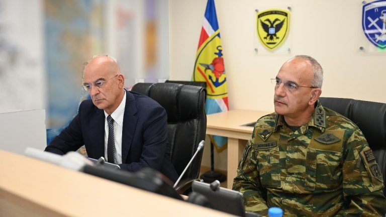 Απομακρύνθηκαν με C-130 από τη Βηρυτό 22 Έλληνες και 38 Κύπριοι