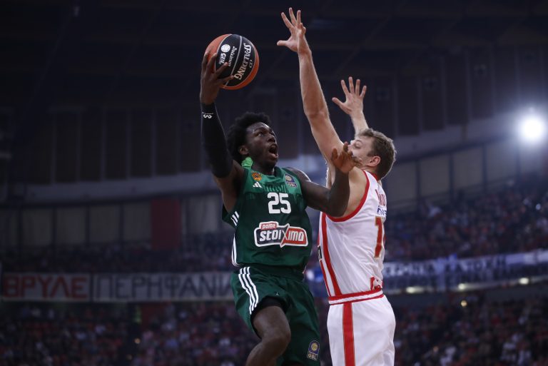 Μετά την Πόλη άλωσαν και το ΣΕΦ οι «πράσινοι» (VIDEO)