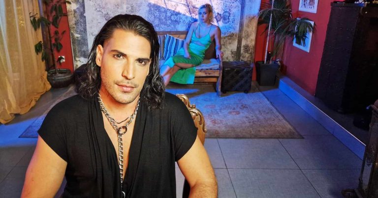 Ξεκινά τις live εμφανίσεις του ο Κωνσταντίνος Παπαδάκης!