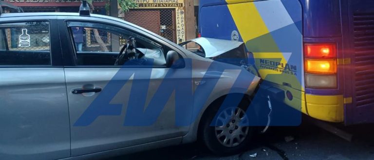 Καραμπόλα με δύο ΙΧ και τρόλεϊ στην Πατησίων (PHOTOS)