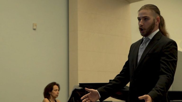 Πώς είναι να είσαι ένας 22χρονος τραγουδιστής της όπερας;