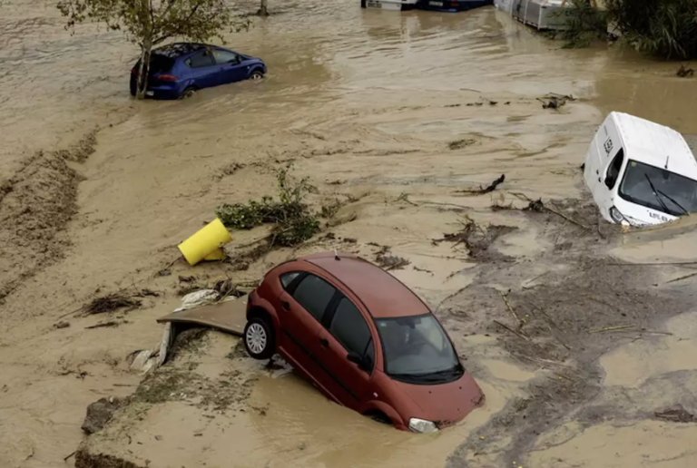 Εφιάλτης δίχως τέλος! 205 οι νεκροί από τη θεομηνία στην Ισπανία! (VIDEO)