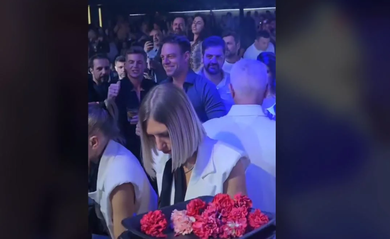 Στον Αργυρό το γλέντι για τα… βαφτίσια του Στέφανου Κασσελάκη (VIDEO)