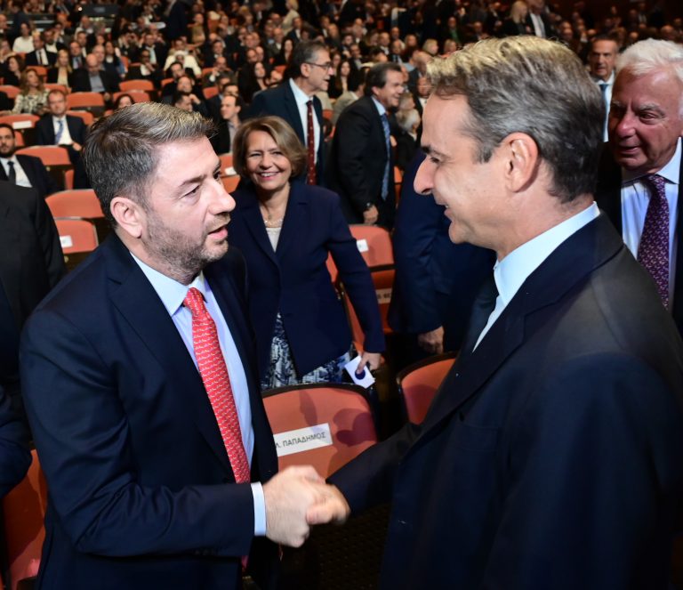 Πώς κλείστηκε το ραντεβού Κυριάκου Μητσοτάκη-Νίκου Ανδρουλάκη