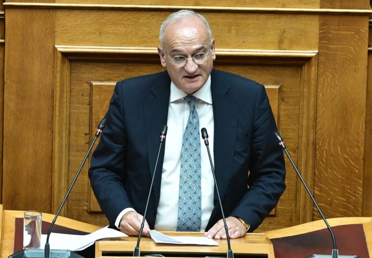 Δεν πρόκειται να γίνουμε δεκανίκι κανενός