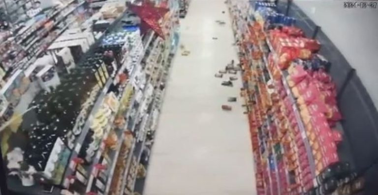 Η στιγμή του σεισμού στο Αγρίνιο (VIDEO)