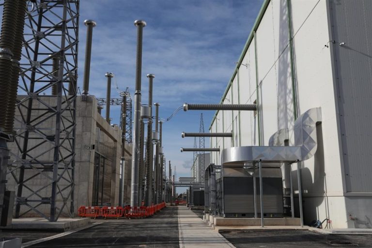 Μπήκαν στη πρίζα Κρήτη και Αττική