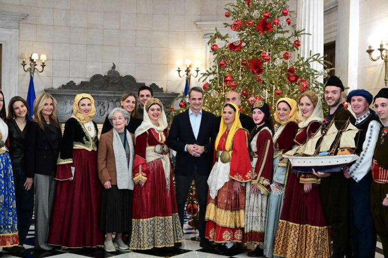 Από ποιους τα… άκουσαν σήμερα οι πολιτικοί (VIDEO)