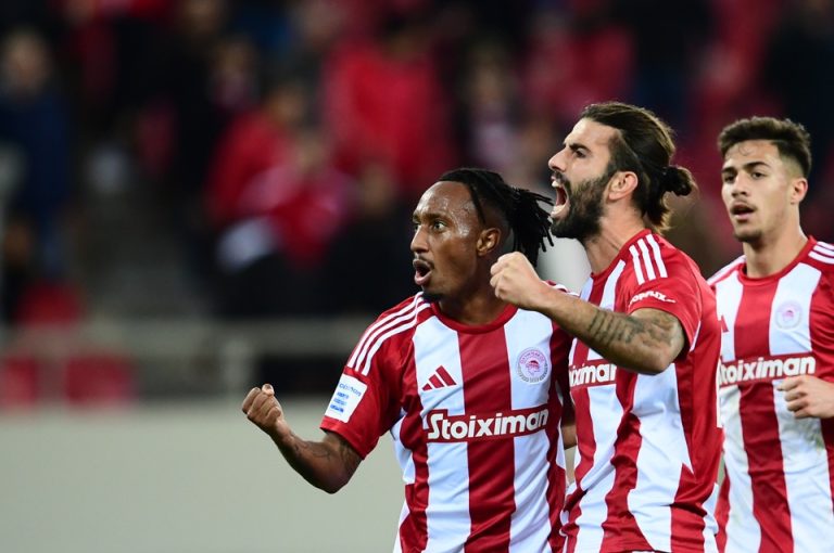 Γιορτές στην κορυφή κάνει ο Ολυμπιακός