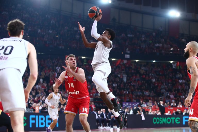 Πάλεψε για την ανατροπή αλλά λύγισε ο Ολυμπιακός